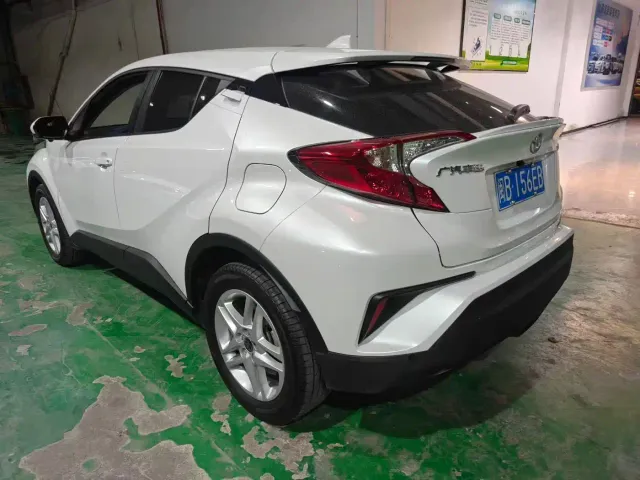 Toyota C-HR — Фото автомобиля 3