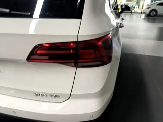 Volkswagen Tharu — Фото автомобиля 7