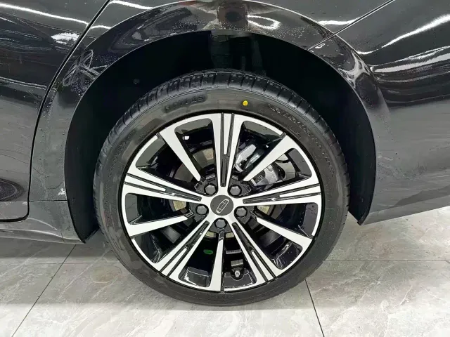 Geely Xingrui — Фото автомобиля 21