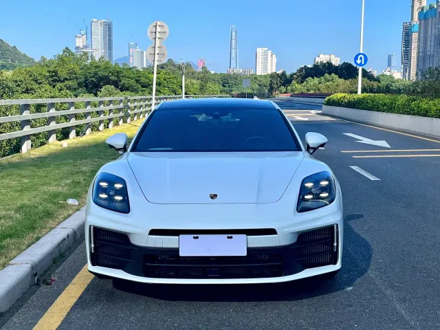 Porsche Panamera — Фото автомобиля 2