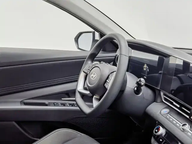 Hyundai Elantra — Фото автомобиля 22