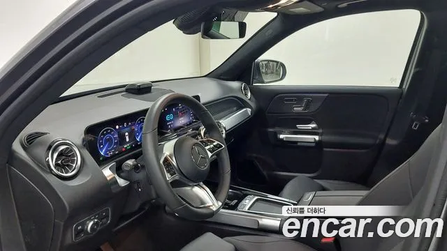Mercedes-Benz EQB — Фото автомобиля 14