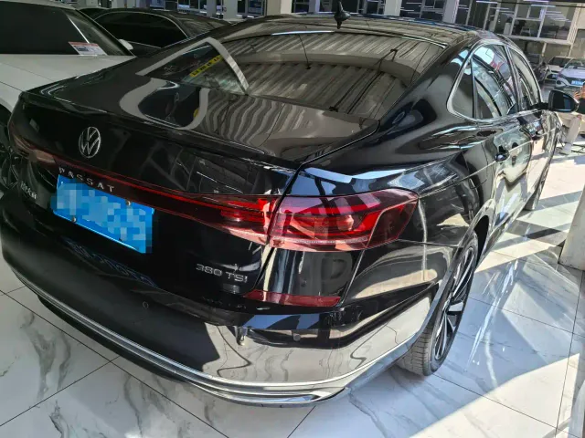 Volkswagen Passat — Фото автомобиля 6