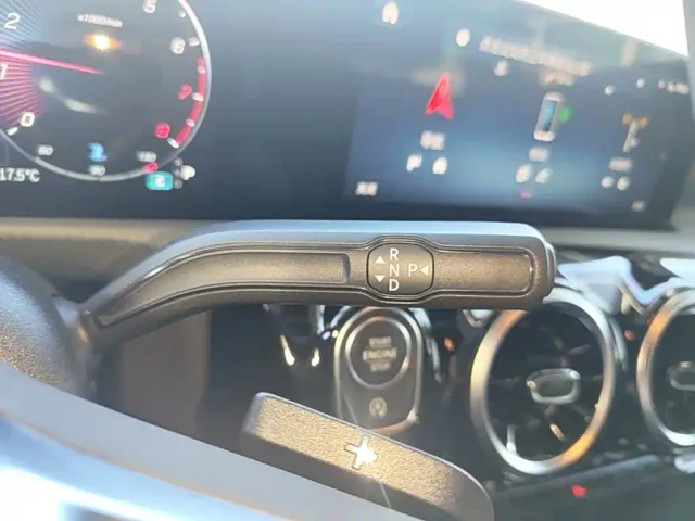 Mercedes-Benz A-Class — Фото автомобиля 13