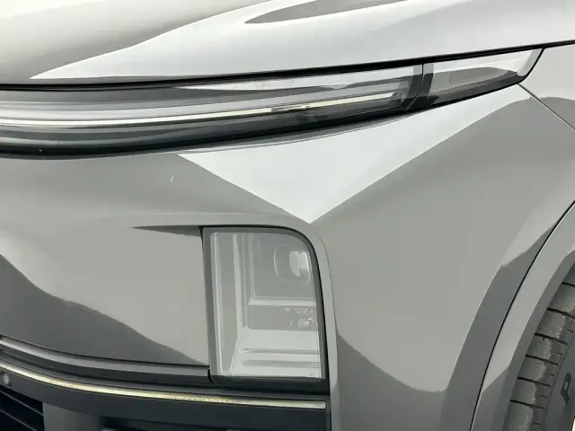 Li Auto L7 — Фото автомобиля 27