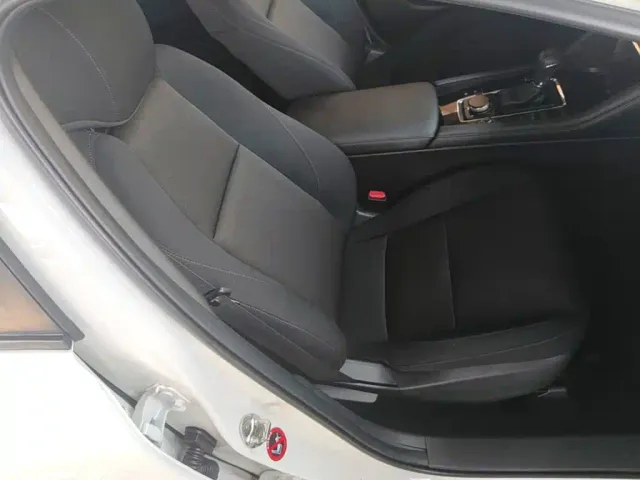 Mazda Axela — Фото автомобиля 24