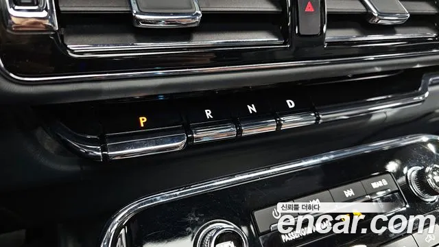 Lincoln Navigator — Фото автомобиля 9