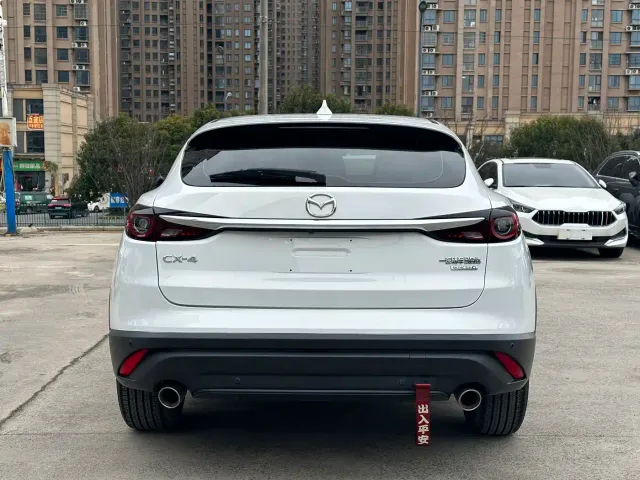 Mazda CX-4 — Фото автомобиля 8