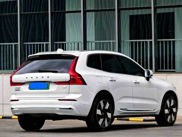Volvo XC60 — Фото автомобиля 7