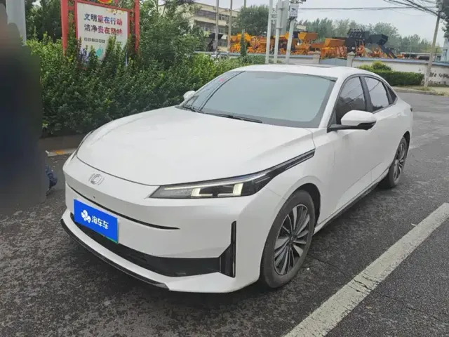 Фотография автомобиля — Changan Qiyuan A05