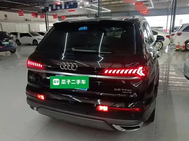 Audi Q7 — Фото автомобиля 5