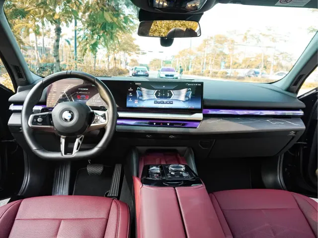 BMW 5 Series — Фото автомобиля 17