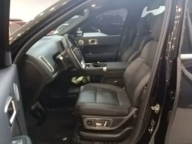 Li Auto L9 — Фото автомобиля 14
