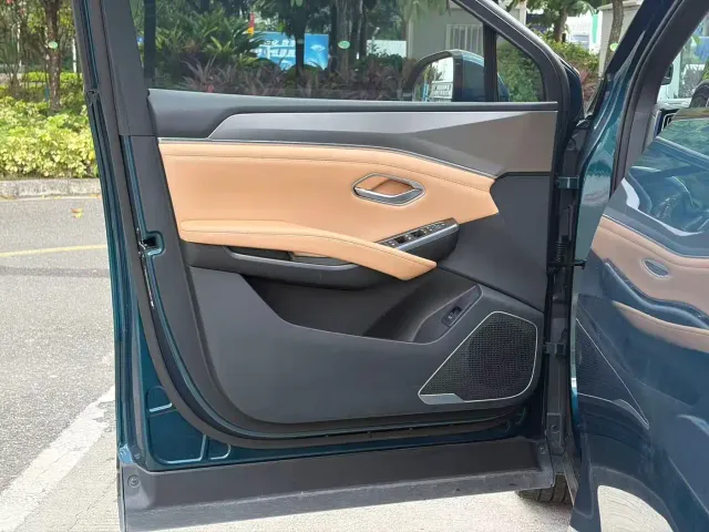 BYD Song L DM-i — Фото автомобиля 11