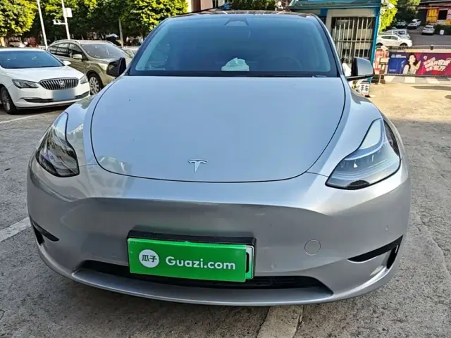 Tesla Model Y — Фото автомобиля 2
