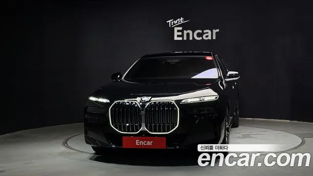 BMW 7-Series 7 серия (G70) 740i xDrive M Sport — Фото автомобиля 3