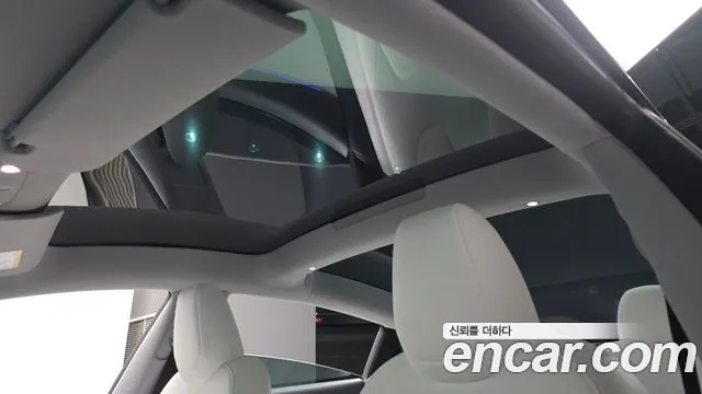 Tesla Model 3 — Фото автомобиля 22