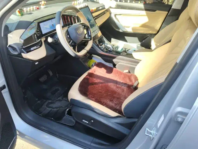 Geely Boyue L — Фото автомобиля 16