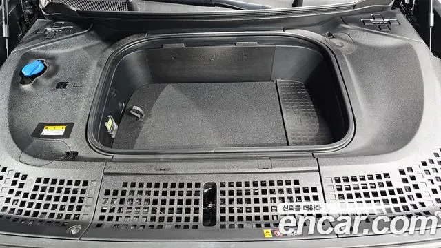 Hyundai Ioniq 9 — Фото автомобиля 9