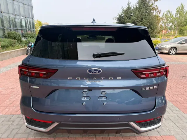 Ford Lingrui — Фото автомобиля 6
