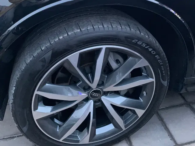Audi Q7 — Фото автомобиля 21