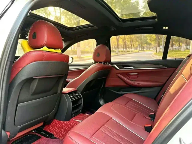 BMW 5 Series — Фото автомобиля 4