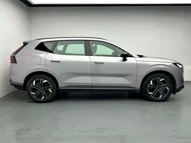 Volvo XC70 Plug-in Hybrid — Фото автомобиля 10