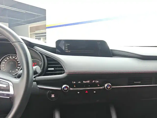 Mazda Axela — Фото автомобиля 13