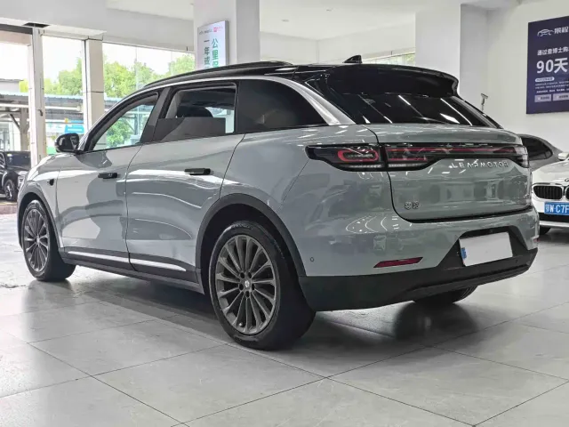 Leapmotor C11 — Фото автомобиля 9
