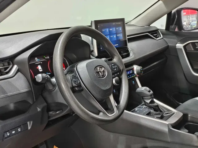 Toyota RAV4 — Фото автомобиля 15