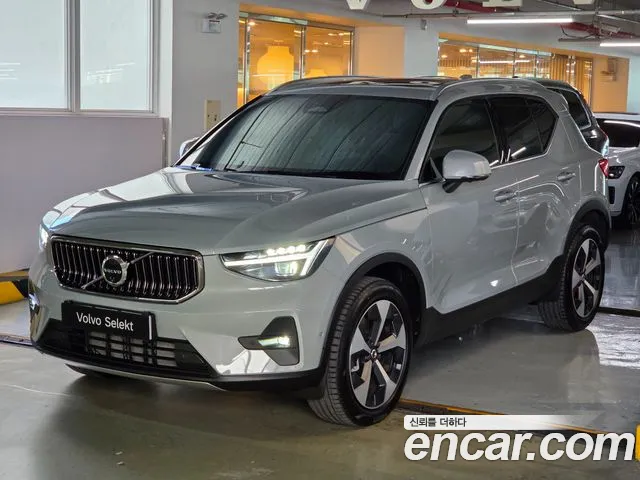 Фотография автомобиля — Volvo XC40