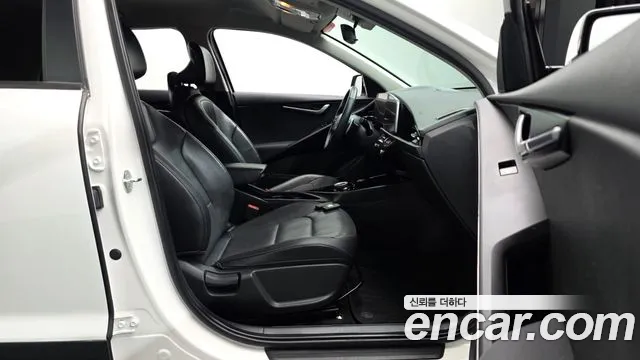 Kia Niro New — Фото автомобиля 16