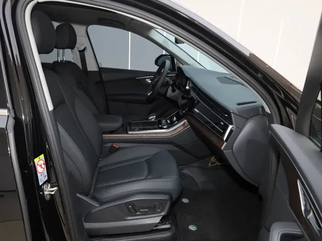 Audi Q7 — Фото автомобиля 14