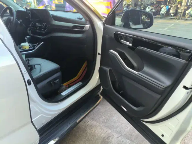 Toyota Highlander — Фото автомобиля 19