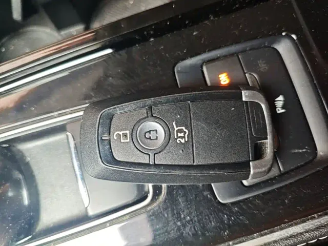 Ford Edge — Фото автомобиля 16