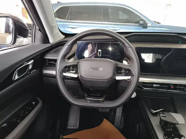Changan Z6 — Фото автомобиля 10