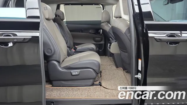 Kia Carnival Generation 4 — Фото автомобиля 11