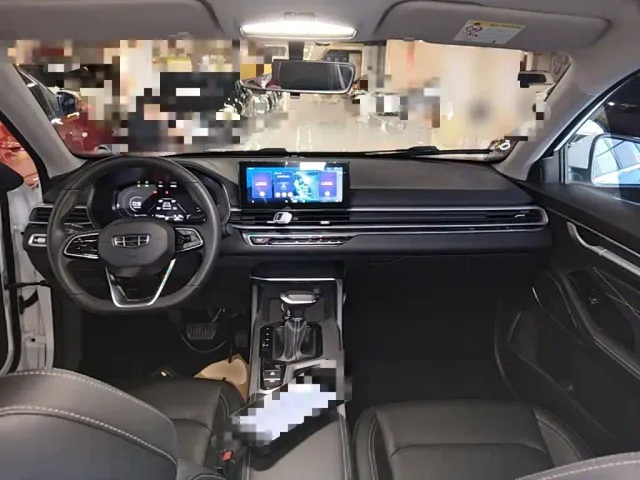 Geely Emgrand — Фото автомобиля 9