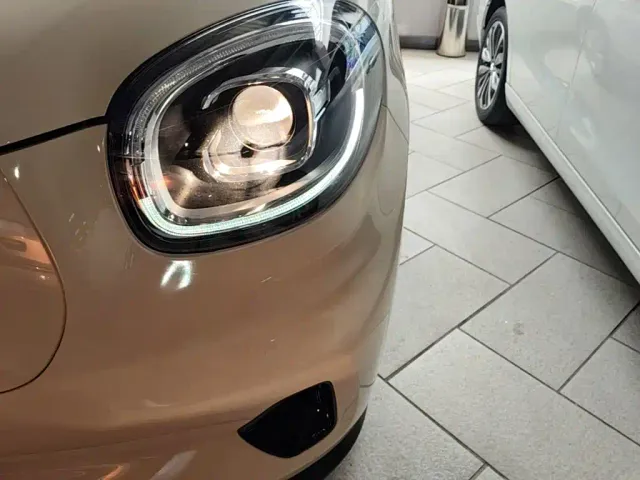 Leapmotor T03 — Фото автомобиля 23