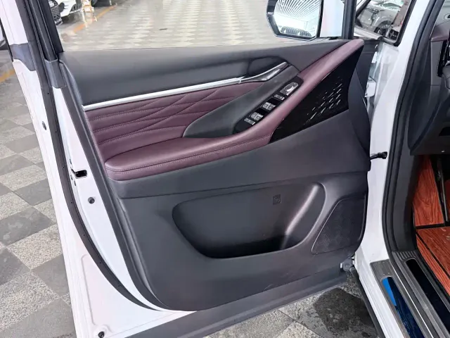 GAC Trumpchi M8 — Фото автомобиля 10