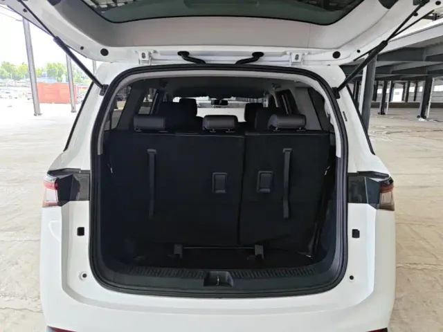Wuling Jiachen — Фото автомобиля 18