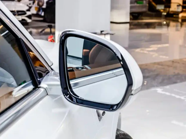 Li Auto L7 — Фото автомобиля 30