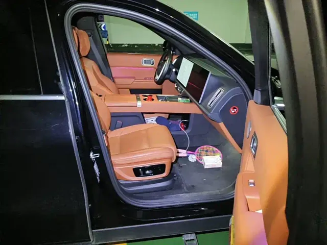 Li Auto L8 — Фото автомобиля 13