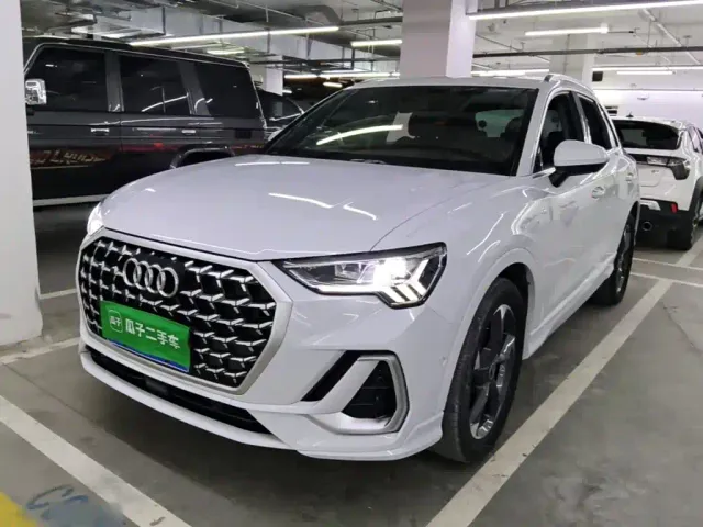 Фотография автомобиля — Audi Q3