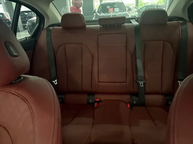 BMW 3 Series — Фото автомобиля 7