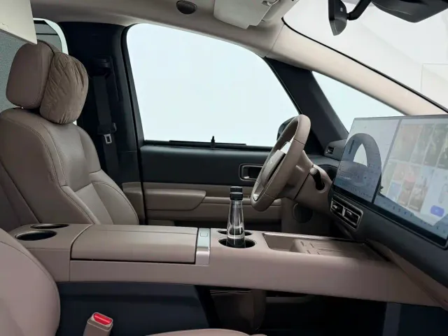 Li Auto MEGA — Фото автомобиля 25