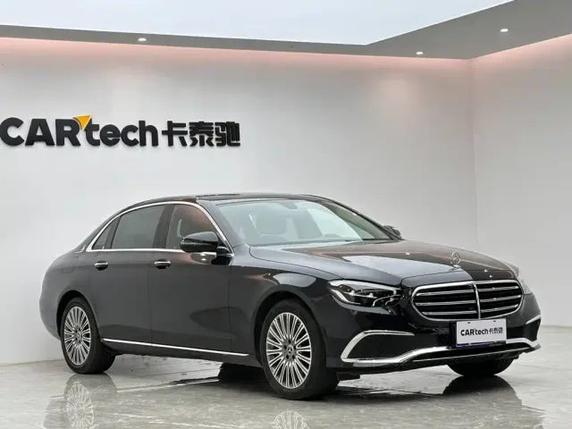 Mercedes-Benz E-Class — Фото автомобиля 6