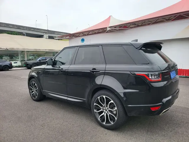 Land Rover Range Rover Sport — Фото автомобиля 11