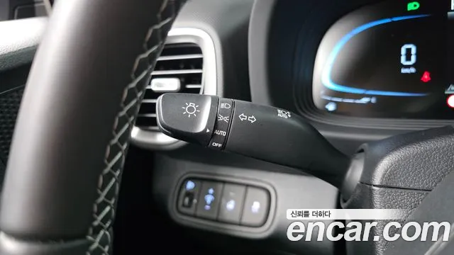 Hyundai Venue — Фото автомобиля 27
