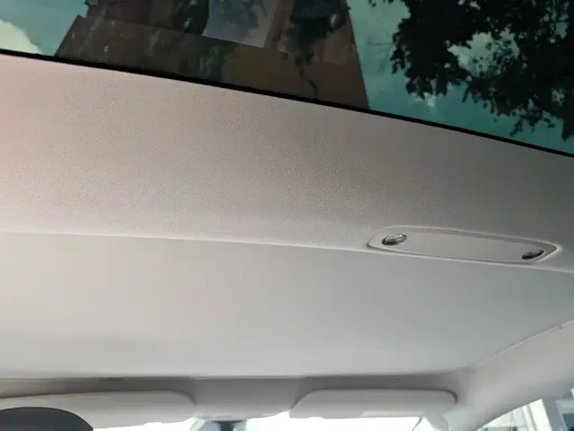 Tesla Model 3 — Фото автомобиля 8